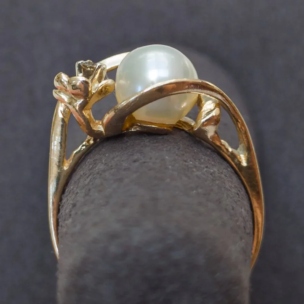 14K Gold Pearl Ring with Diamond Flower Accent - Picture 4 of 15